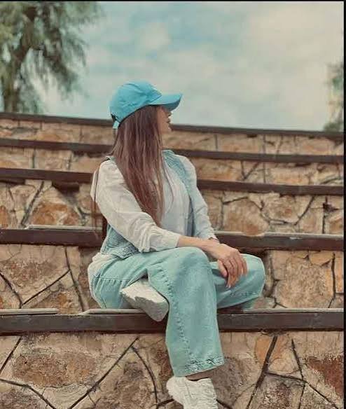  دانلود عکس دختر تنها برای پروفایل