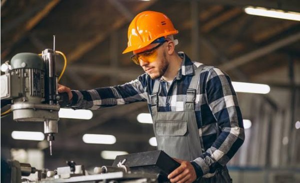  عکس پروفایل مهندس مکانیک