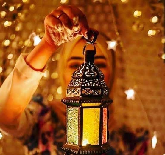 عکس چراغ‌های فانوسی برای پروفایل