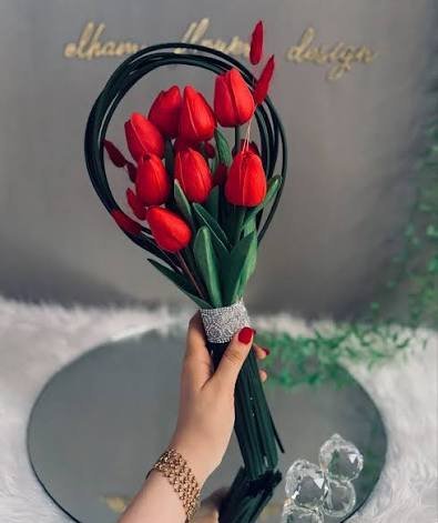  عکس زیبا از دسته گل لاله قرمز