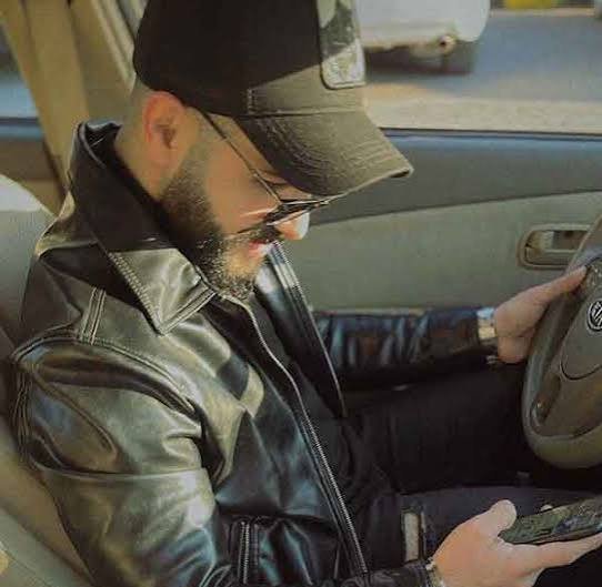 عکس با کلاه پسرانه