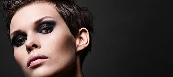  عکس پرتره زن با موهای کوتاه