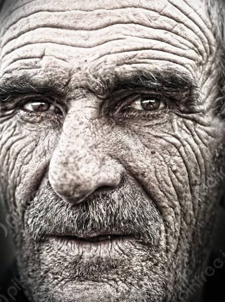 عکس پرتره مرد مسن با کیفیت برای پروفایل
