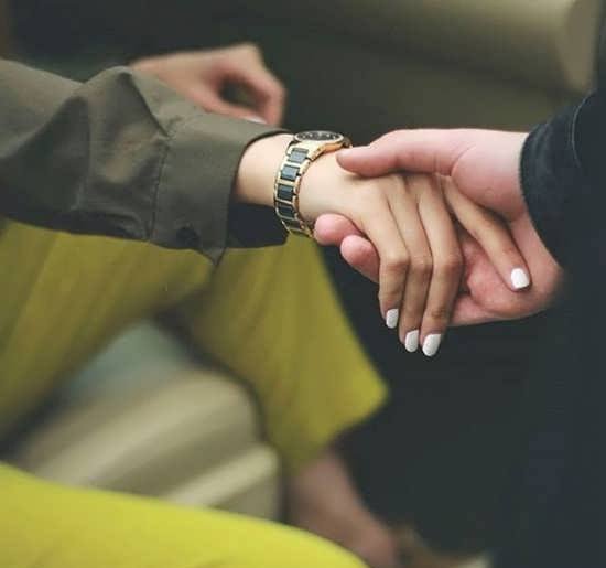  عکس دست عاشقانه طبیعی