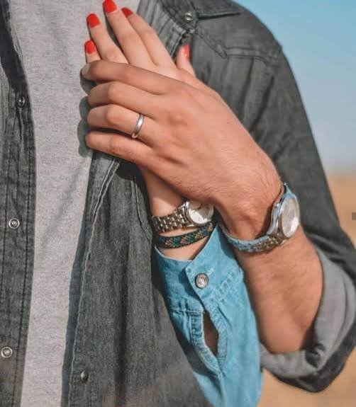  عکس دست عاشقانه طبیعی