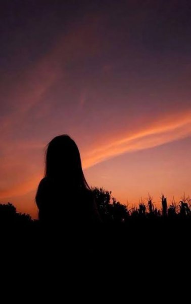  تصویر زن در غروب آفتاب با کیفیت بالا
