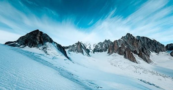  عکس با کیفیت از منظره کوهستان برای زمینه موبایل
