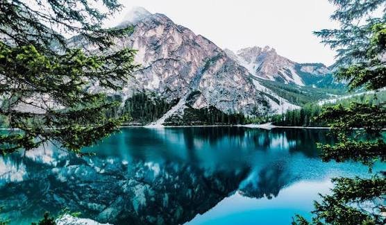  عکس با کیفیت از منظره کوهستان برای زمینه موبایل