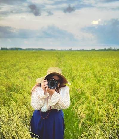  عکس پروفایل دختر در مزرعه با کیفیت HD