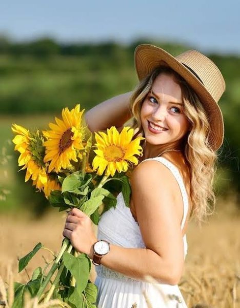  عکس پروفایل دختر در مزرعه با کیفیت HD
