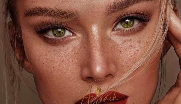  عکس زیبا زن با کک و مک و چهره‌ای جذاب
