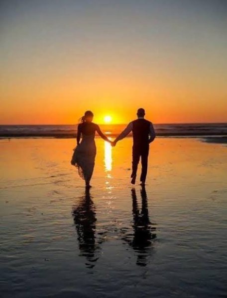  عکس رمانتیک بوسه کنار دریا
