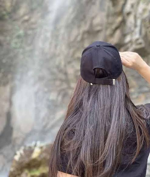  عکس زن با مایو توری در استخر
