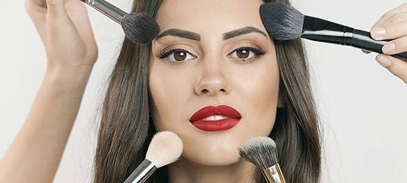 عکس مدل زن با آرایش هنری و کیفیت بالا