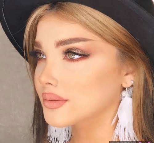  عکس مدل زن با آرایش هنری و کیفیت بالا