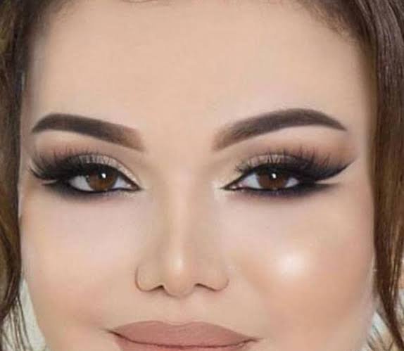  عکس مدل زن با آرایش هنری و کیفیت بالا