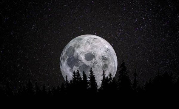  عکس ماه کامل در آسمان شب با کیفیت بالا