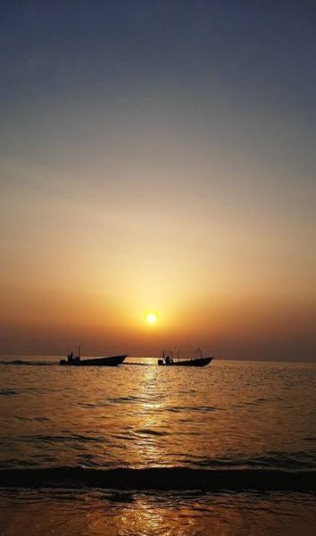  تصویر غروب آفتاب روی دریا با کیفیت بالا